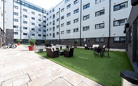 Executive Serviced Apartments Near London Luton Airport